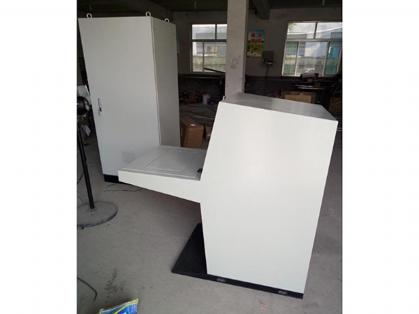 琴式操作臺(tái)